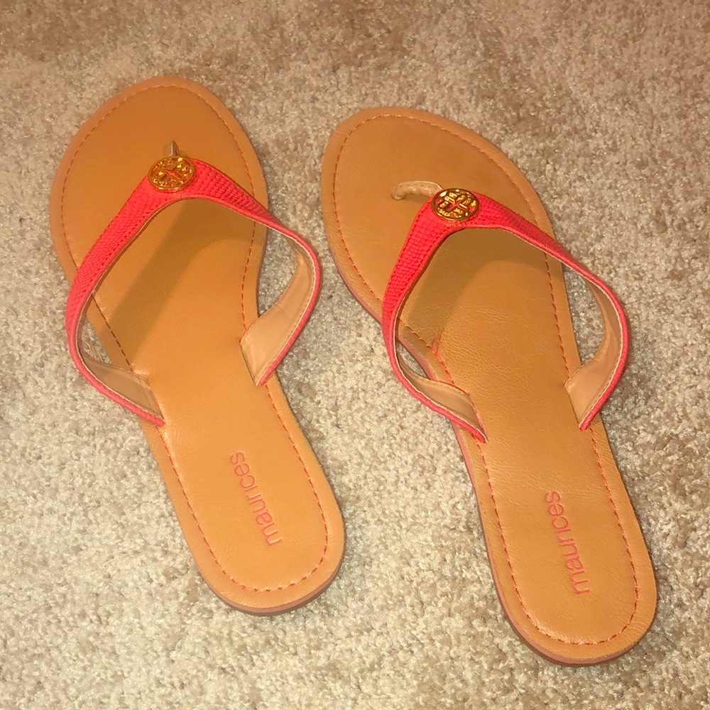 EUC Maurice’s Rhonda Medallion Sandals